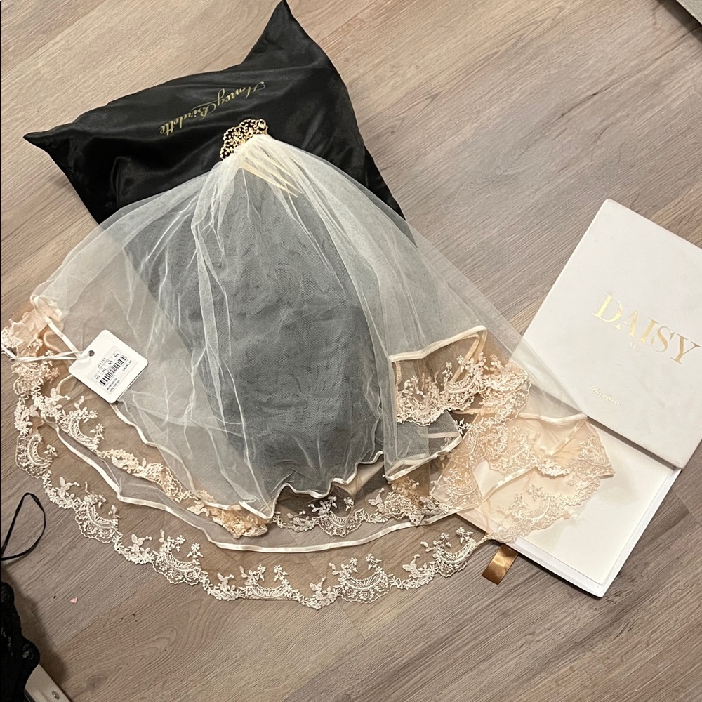 Honey Birdette Daisy Veil
